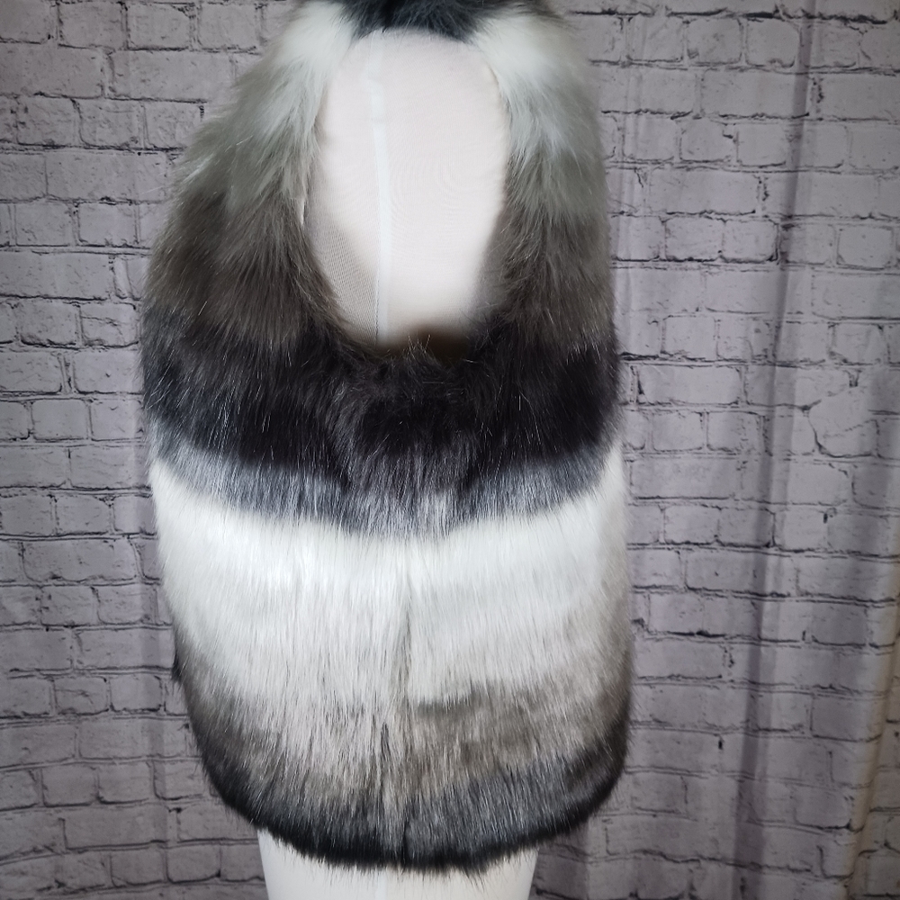 SKIES ARE BLUE Open Front Faux Fur Vest Gray Size Med - Picture 2 of 7